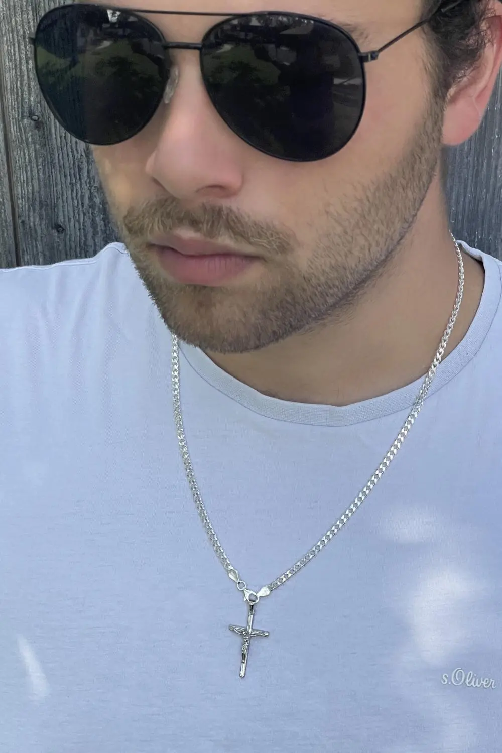 Kreuzanhänger für Damen aus echtem Sterlingsilber mit Zirkonia an Dekollete - Monaco | Skintype