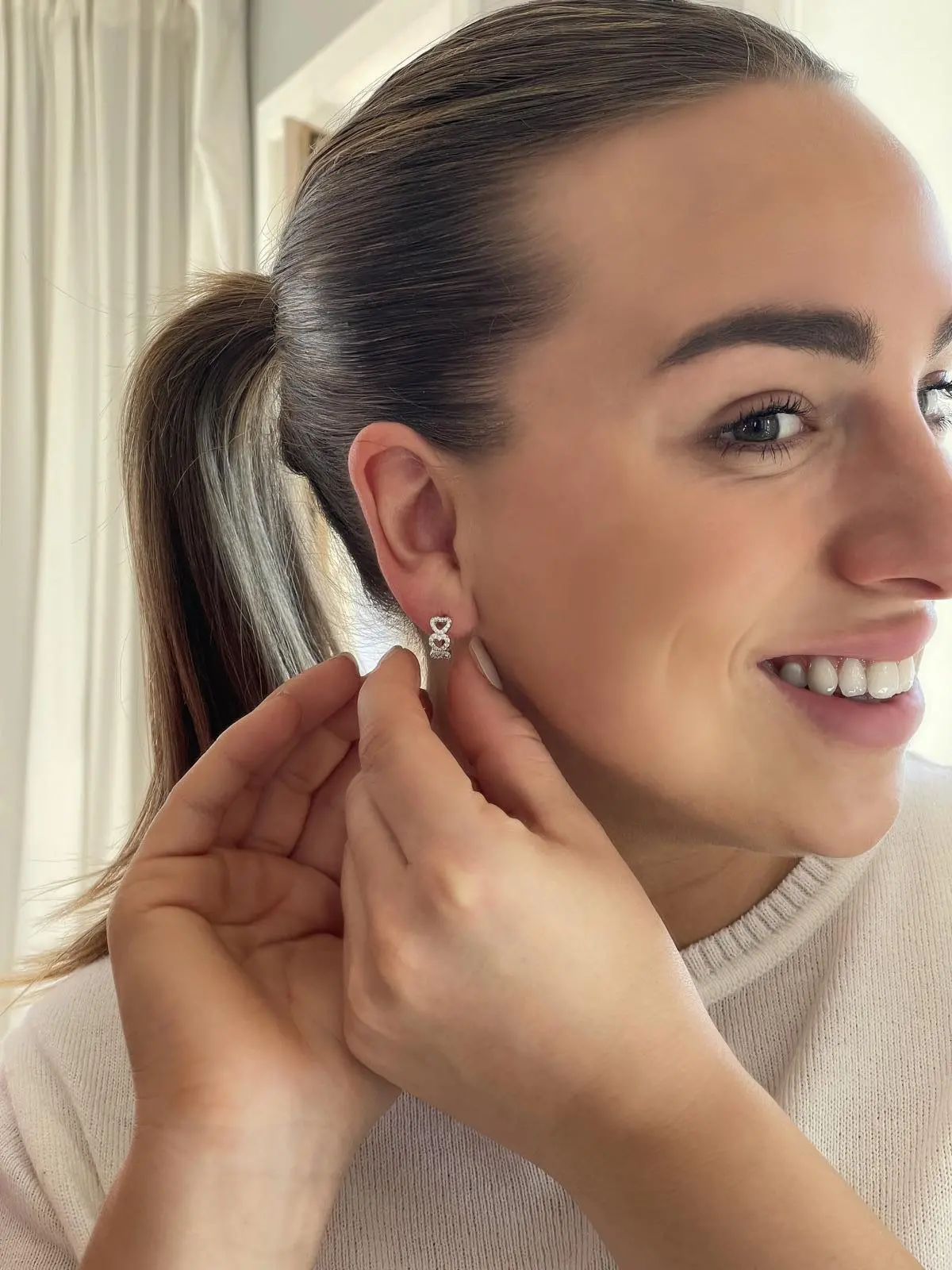 Saonara | Creolen aus echtem Sterlingsilber mit Zirkonia | Ansicht 3