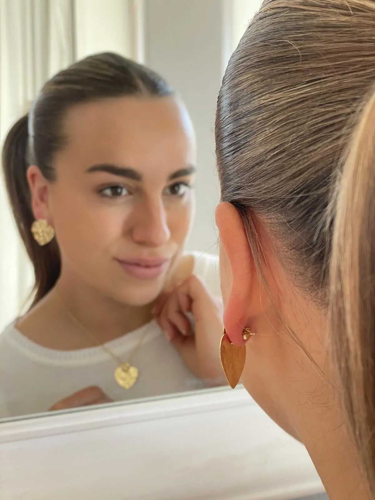 Damenohrringe aus echtem Sterlingsilber (vergoldet) an Damenohr - Camillia | Skintype