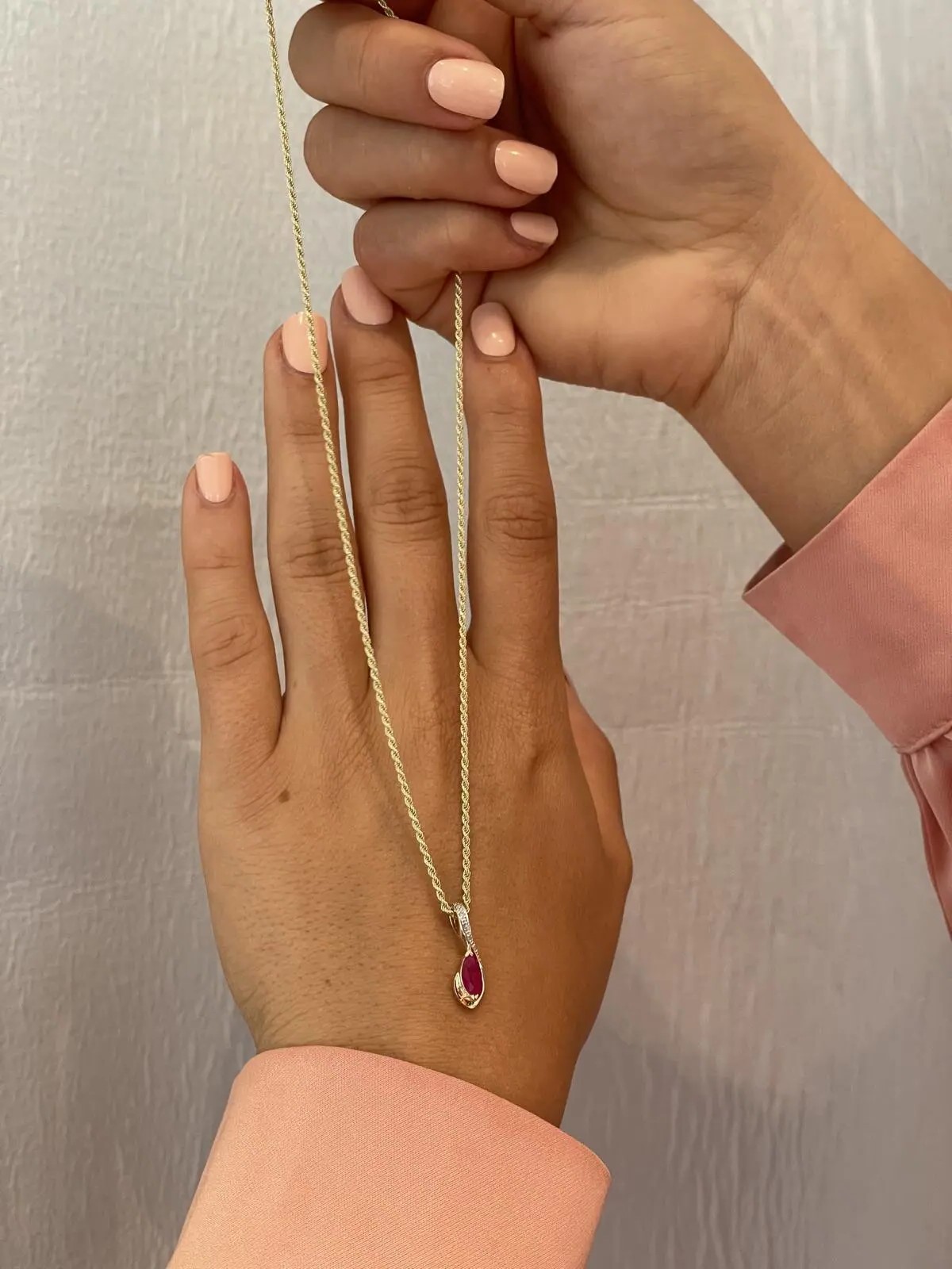 Kettenanhänger Damen Gold 375 mit Rubin & Diamant | Eunundi
