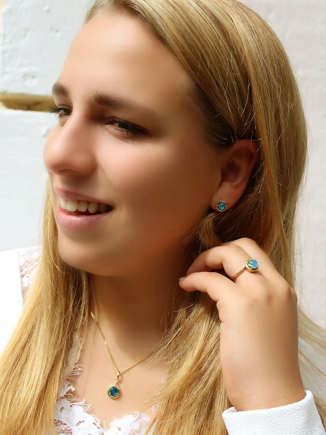 Sala - Opal Zirkonia Edelsteinohrringe 333 Gold