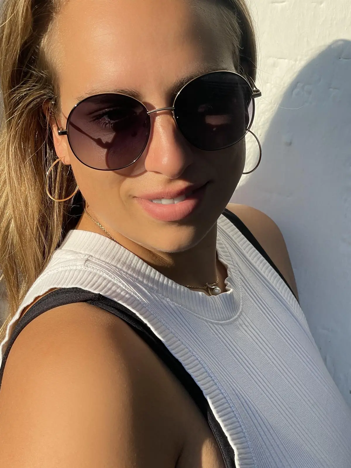 Cherry Kiss | Creolen aus echtem Gelbgold | Ansicht 4