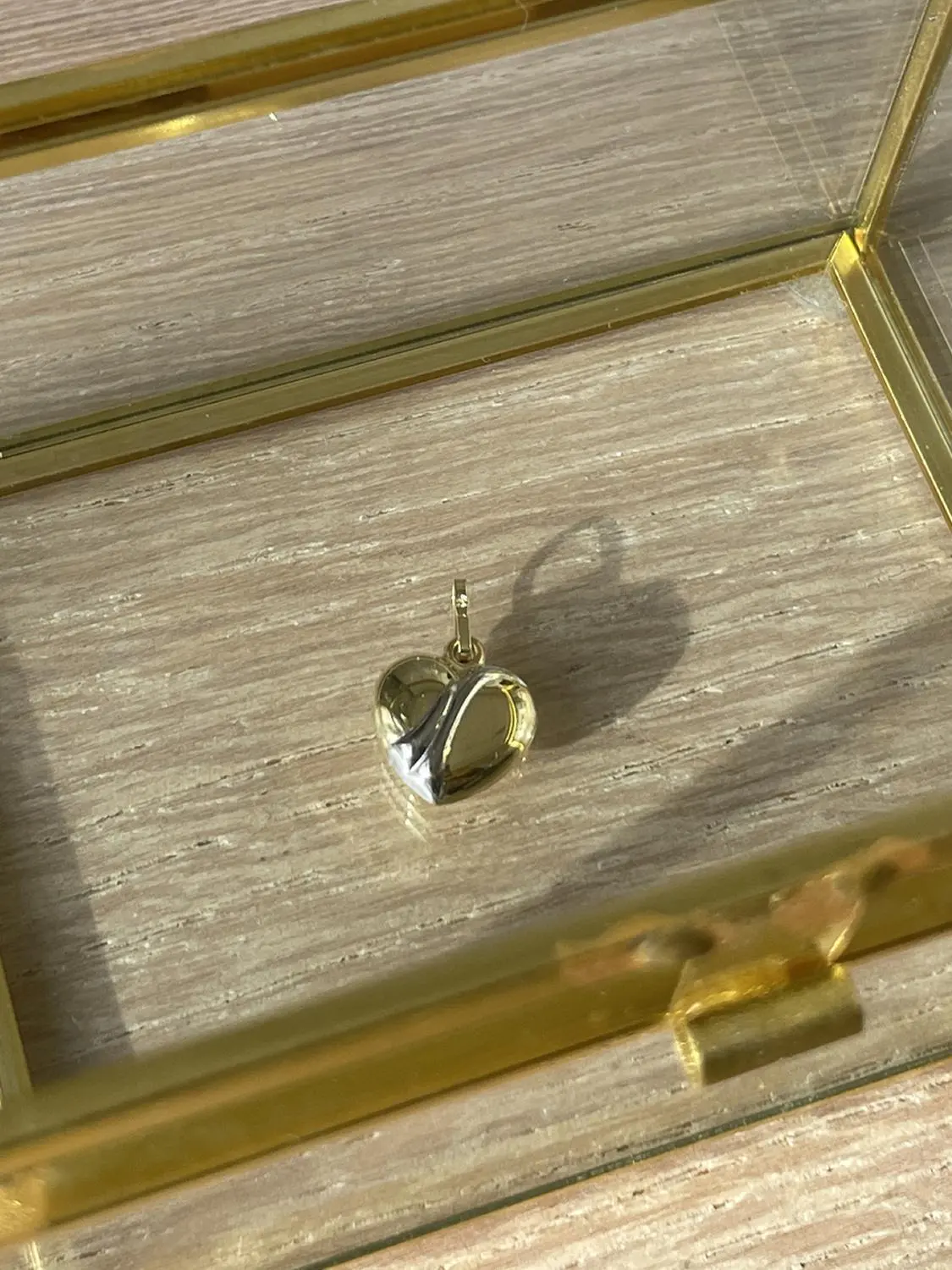 Damenanhänger aus echtem Gelbgold & Weißgold in Glasbox - Angelica | Stilleben