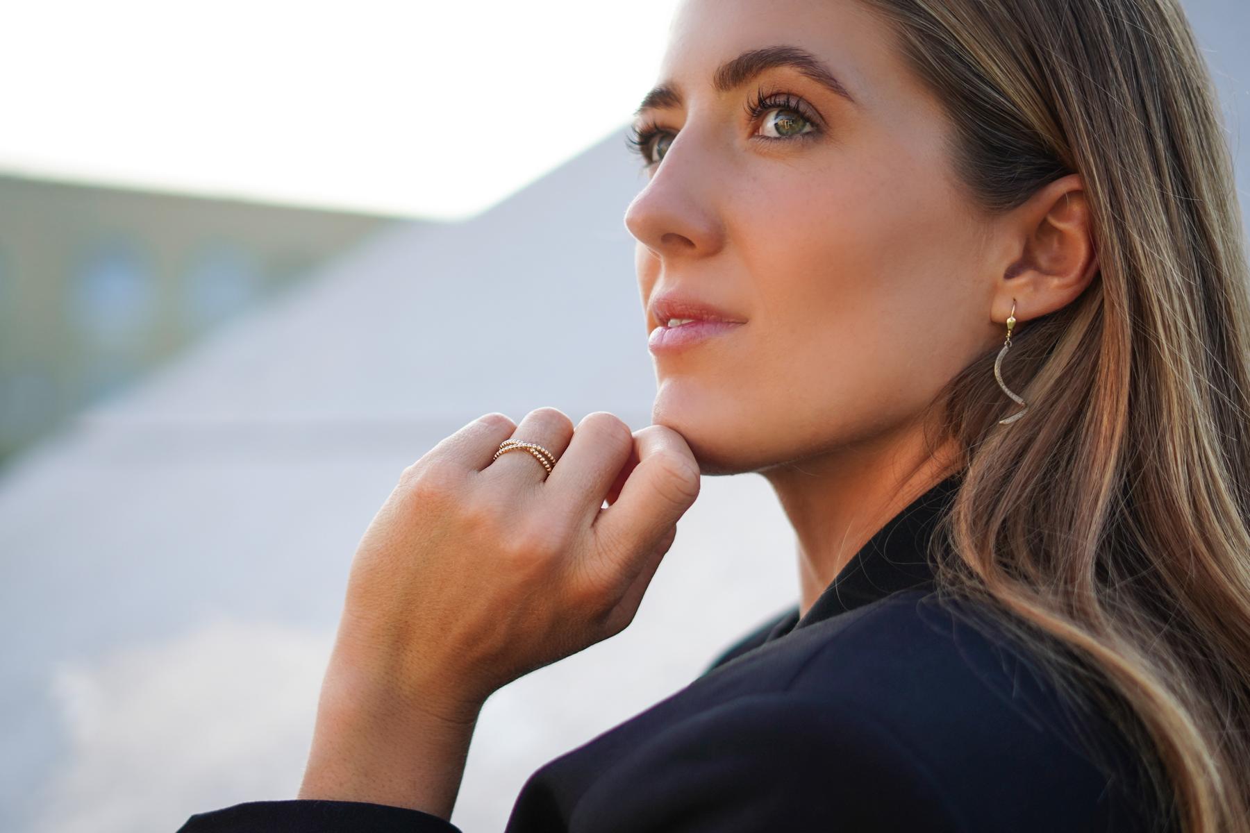 Model trägt Svenja Ohrhänger