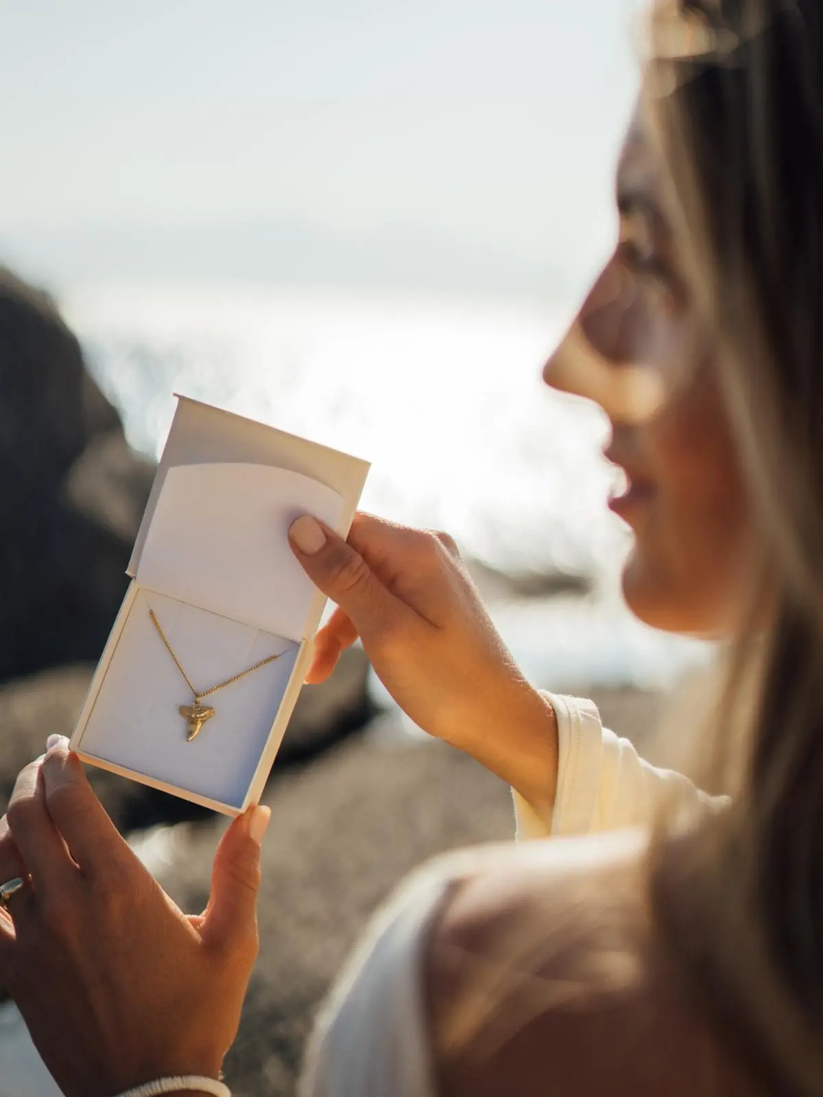 Shark Gold | Anhänger mit Halskette aus echtem Gelbgold | Ansicht 8 Shark Gold | Anhänger mit Halskette aus echtem Gelbgold | Ansicht 8