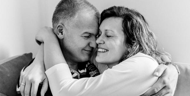 Hochzeitstag: 25 Jahre Liebe feiern – Die schönsten Schmuckideen zur Silberhochzeit