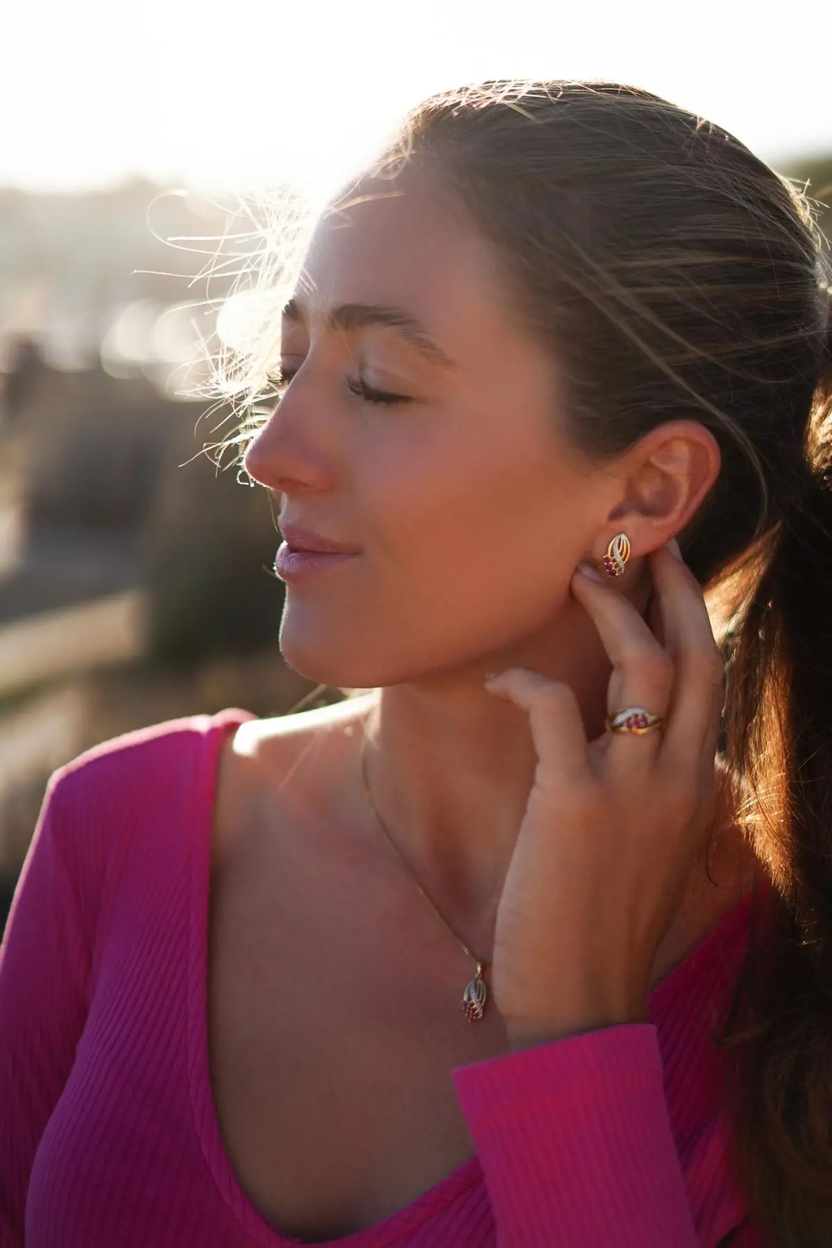 Our Lady - Damen Ohrringe Gold 333 (8 Karat) mit Rubinen & Diamanten - 0,01ct.