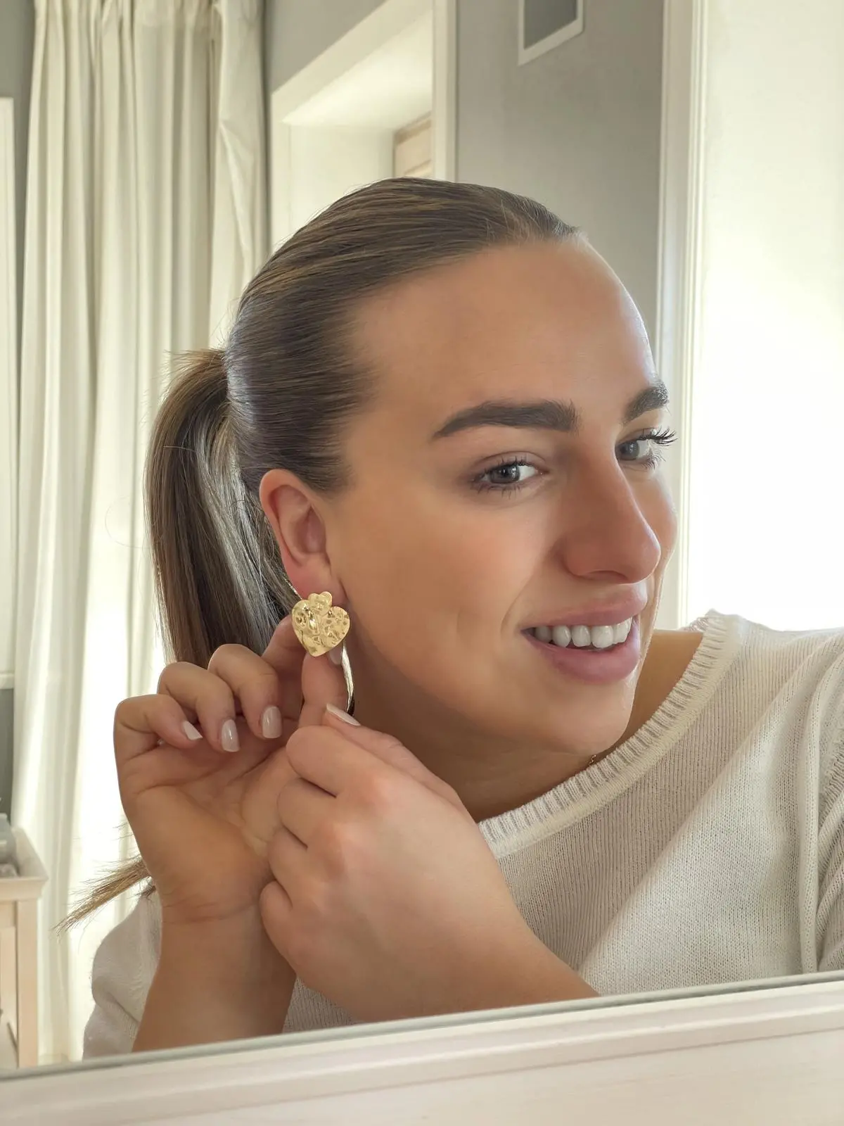 Damenohrringe aus echtem Sterlingsilber (vergoldet) an Damenohr - Camillia | Skintype