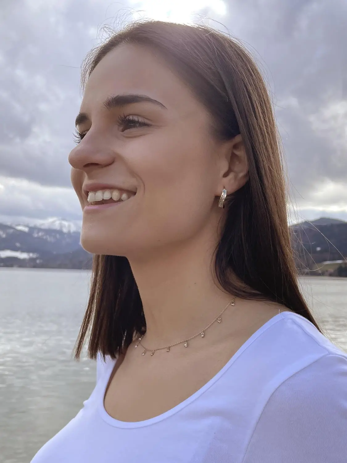 Eartwist | Creolen aus echtem Gelbgold & Weißgold | Ansicht 2 Eartwist | Creolen aus echtem Gelbgold & Weißgold | Ansicht 2