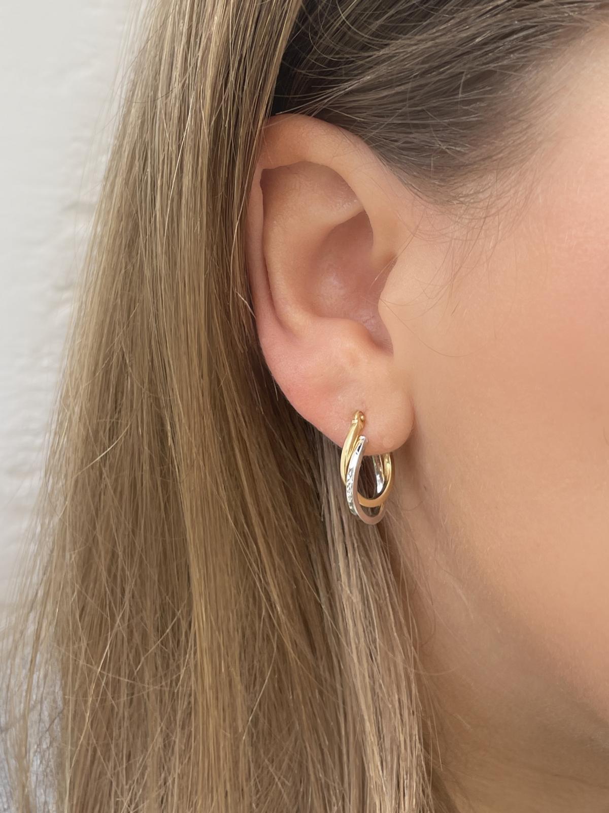 Damencreolen aus echtem Gelbgold & Weißgold mit Diamantierung am Damenohr - Fairy Moon | Skintype
