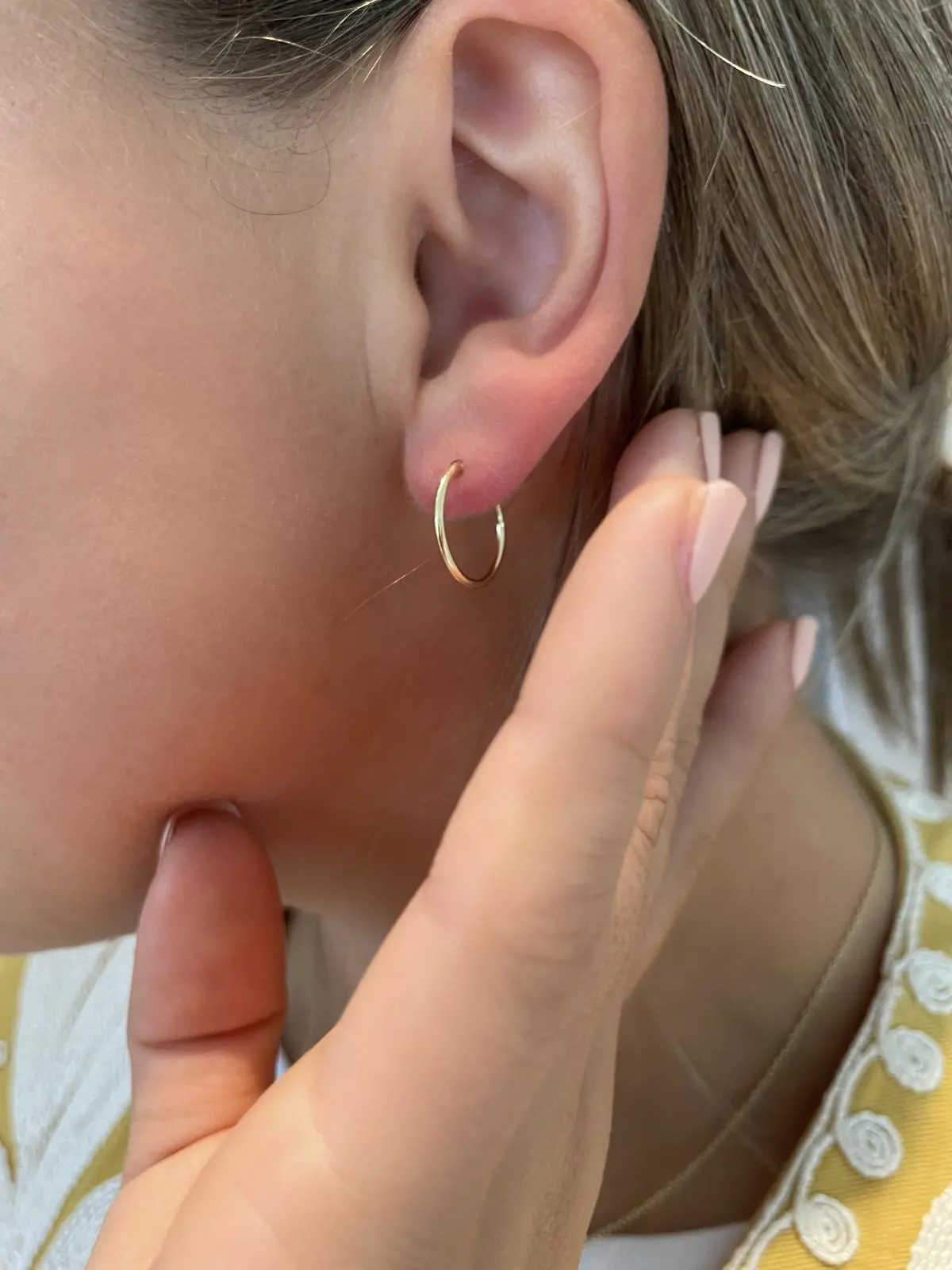 Leyla | Creolen aus echtem Gelbgold | Ansicht 3