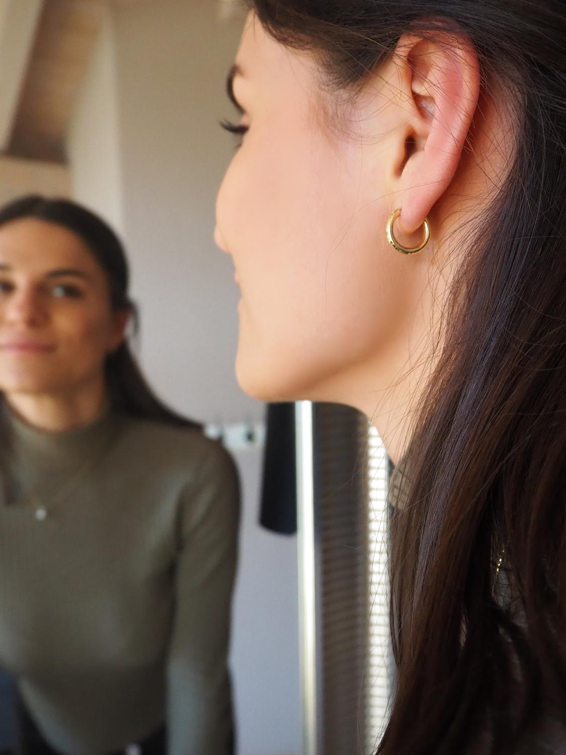 Leyla - Damen & Mädchen Creolen Gold mit Muster - Ø 15mm