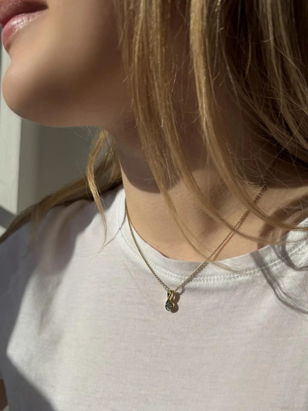 Kettenanhänger Damen Gold 333 mit Blautopas | Abbey