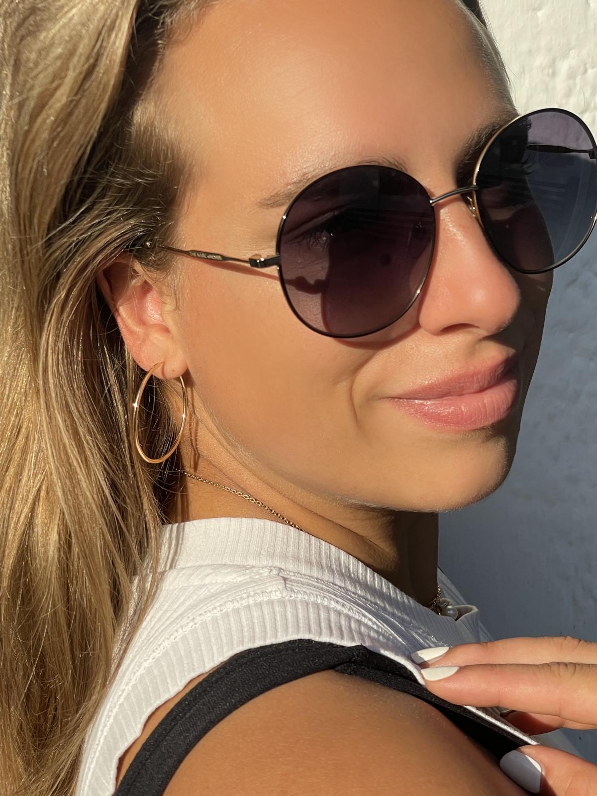 Cherry Kiss | Creolen aus echtem Gelbgold | Ansicht 2