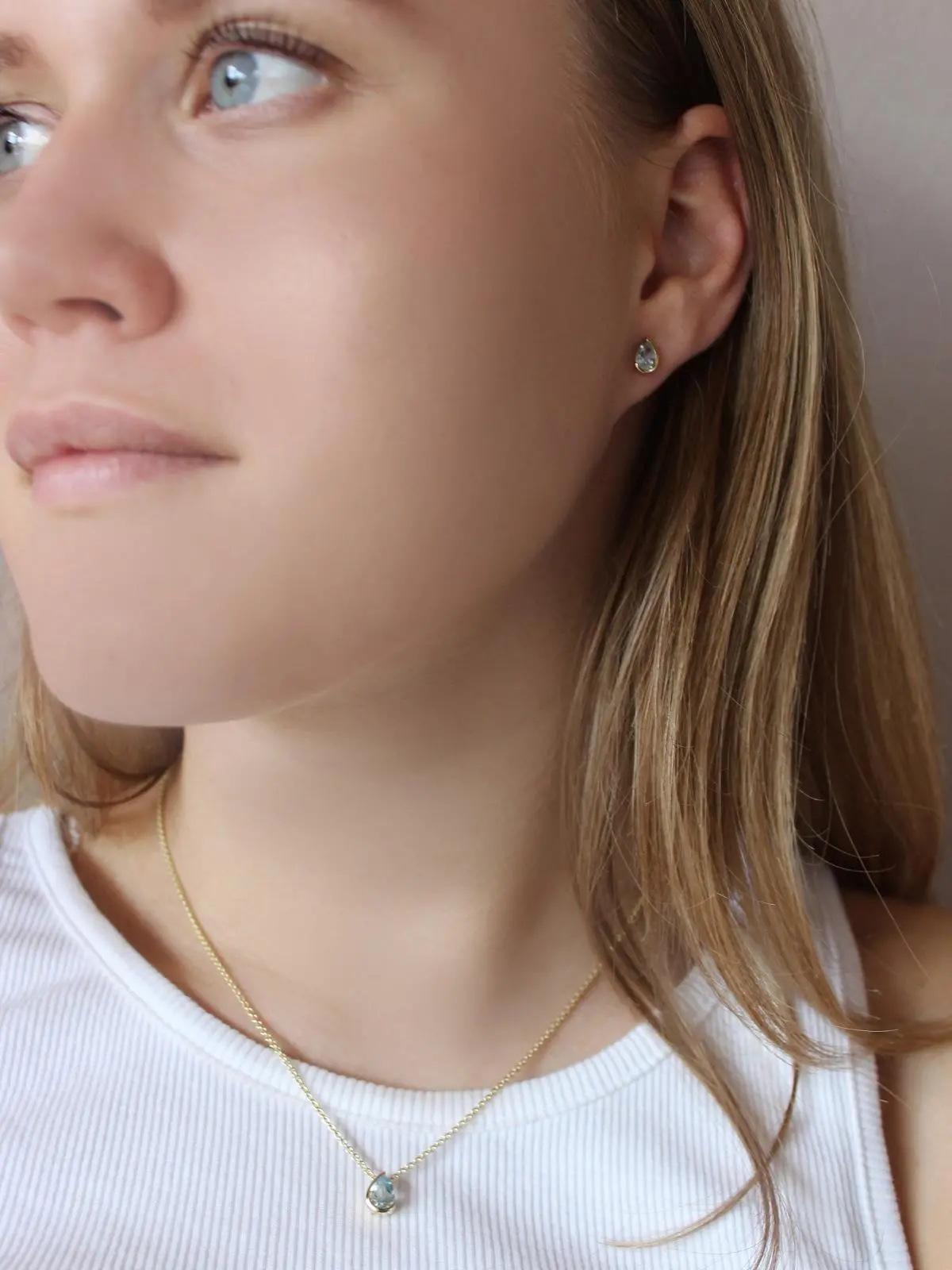 Mary Kay | Ohrstecker aus echtem Gelbgold mit Blautopas | Ansicht 6