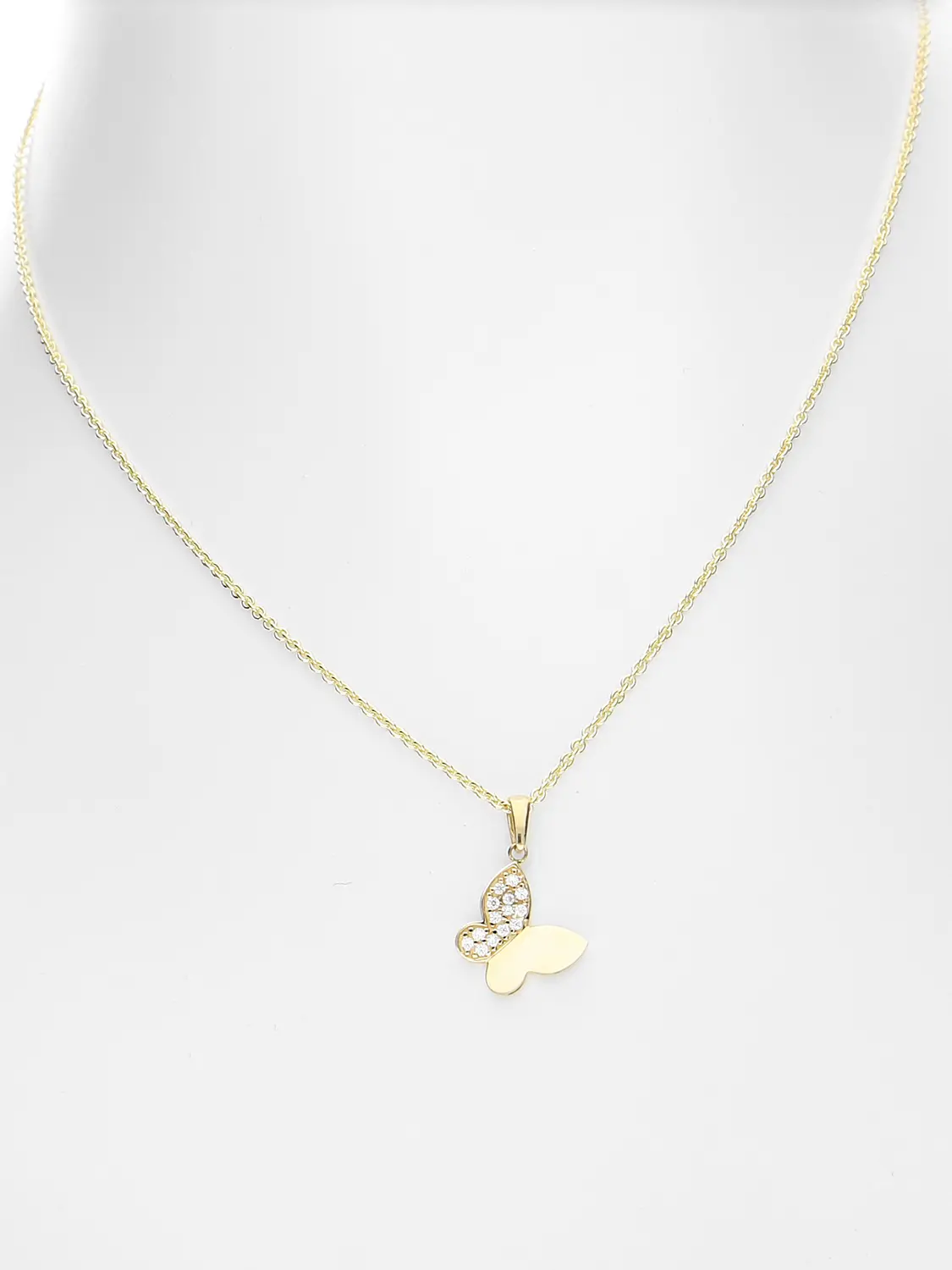 Halskette & Anhänger aus echtem Gelbgold mit Zirkonia - Golden Butterfly | Büstenansicht