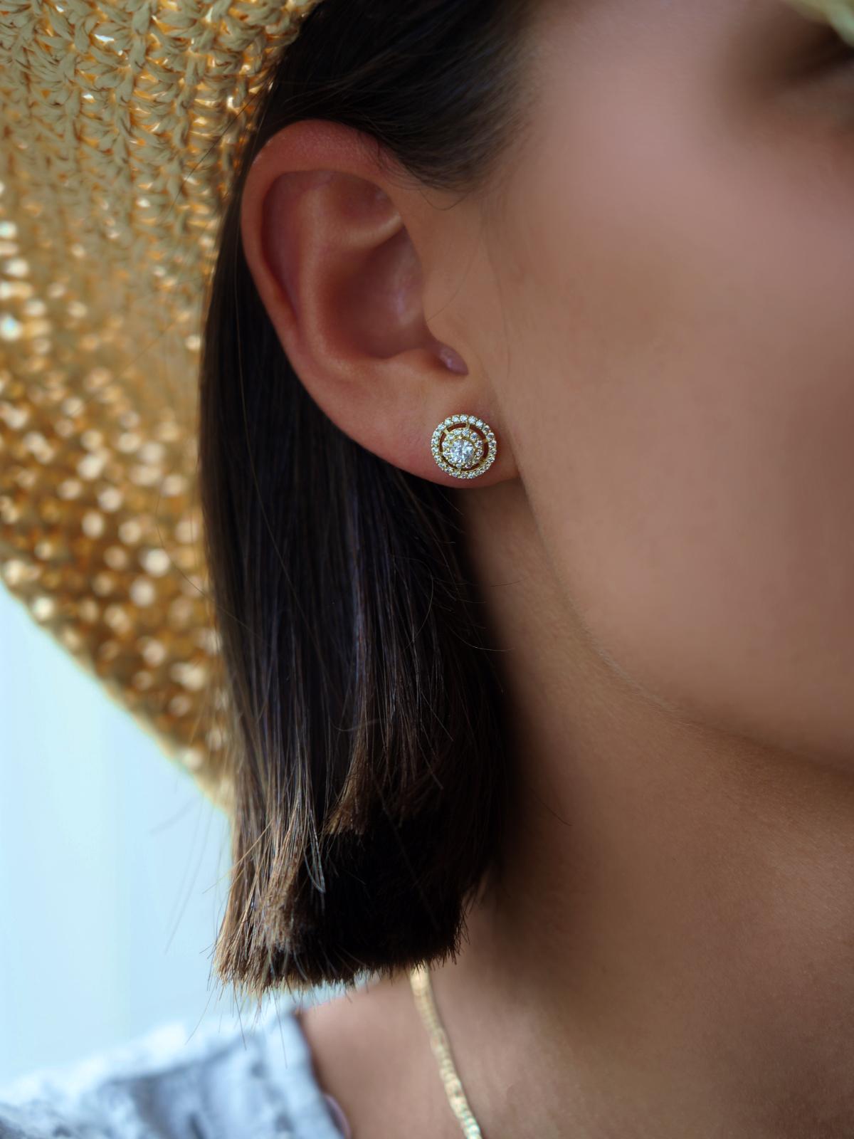 Damenohrringe aus echtem Gelbgold mit Zirkonia an Damen an Damenohr - Heather | Skintype
