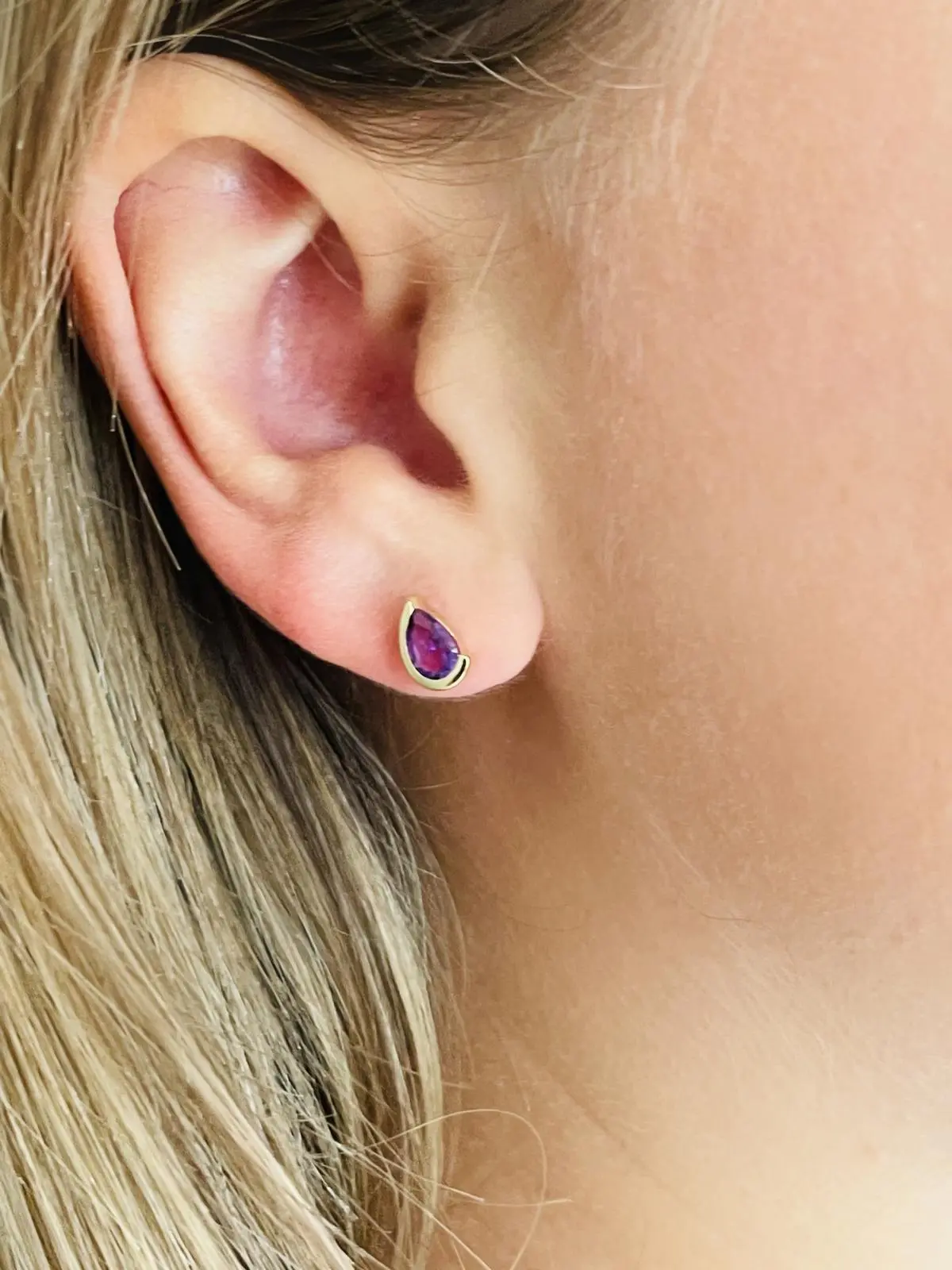 Mary Kay | Ohrstecker aus echtem Gelbgold mit Amethyst | Ansicht 2