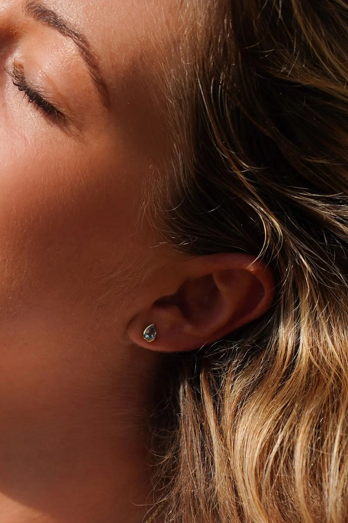 Mary Kay | Ohrstecker aus echtem Gelbgold mit Blautopas | Ansicht 2 Mary Kay | Ohrstecker aus echtem Gelbgold mit Blautopas | Ansicht 2