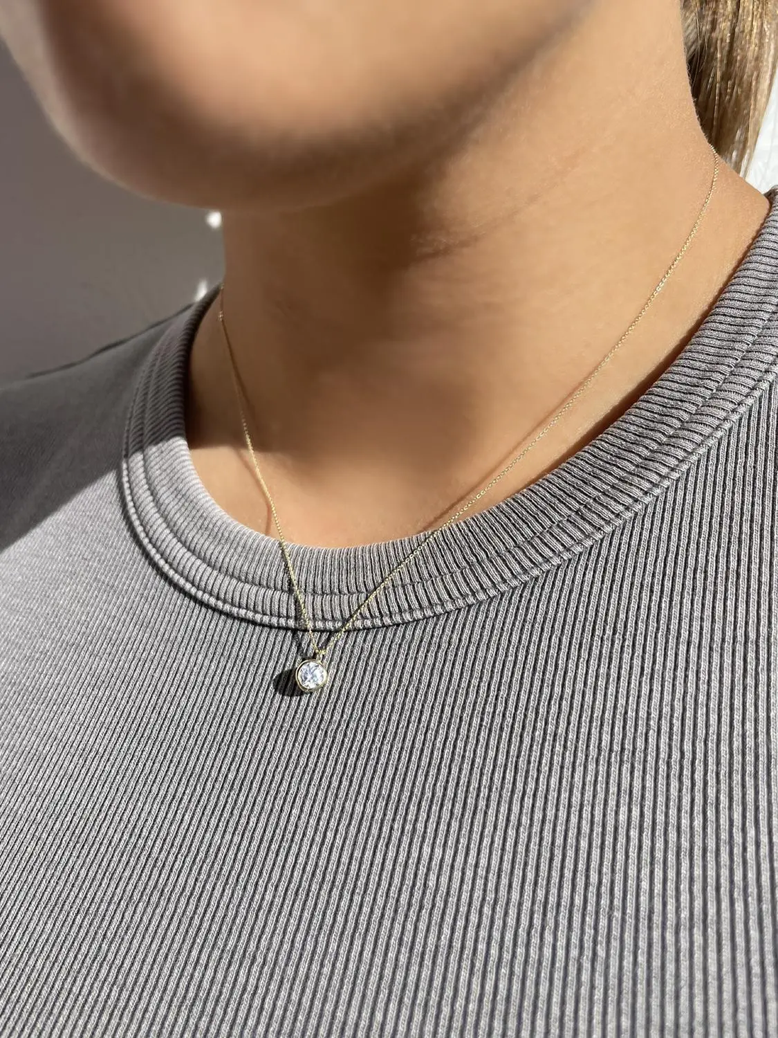 Halskette mit Anhänger für Damen aus echtem Gelbgold mit Zirkonia | Skintype