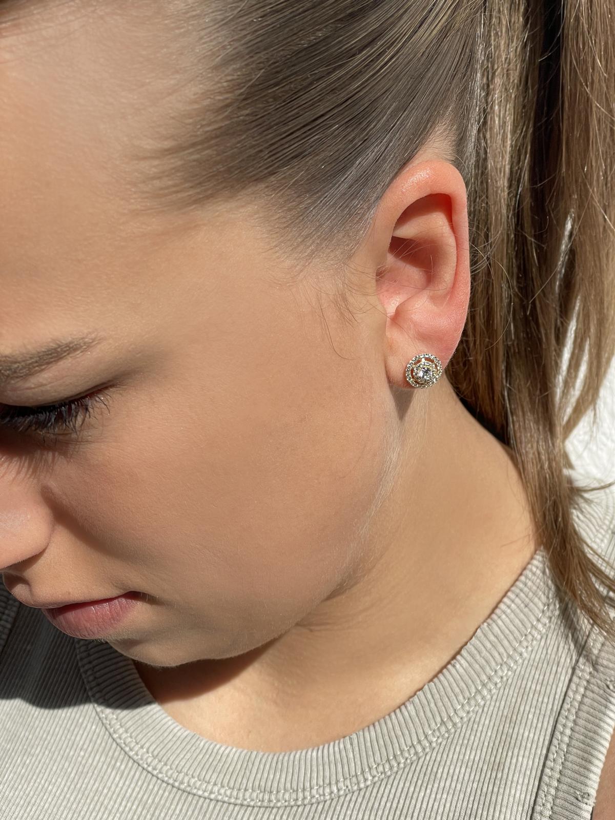 Damenohrringe aus echtem Gelbgold mit Zirkonia an Damen an Damenohr - Heather | Skintype