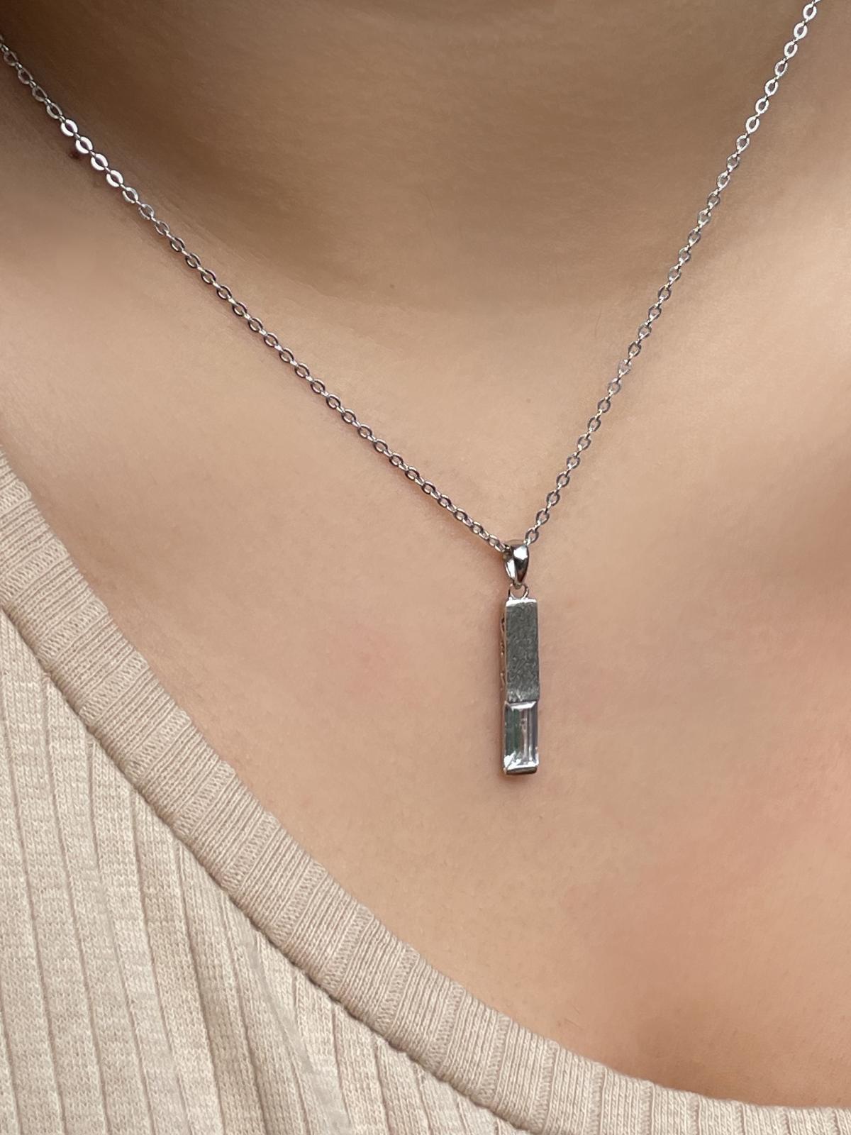 Halskette für Damen & Mädchen aus echtem Sterlingsilber mit weißen Zirkonia an Dekolleté - Barbie | Skintype