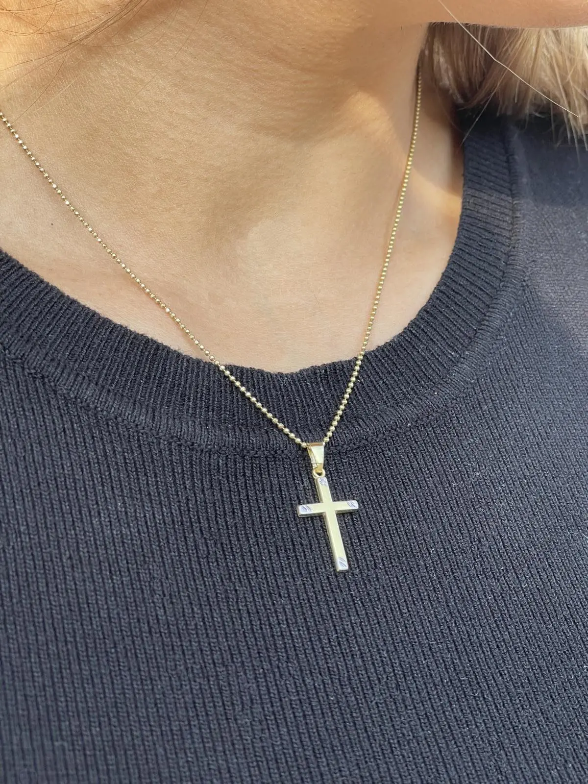 Kreuzanhänger für Damen aus echtem Gelbgold - Jinger | Skintype