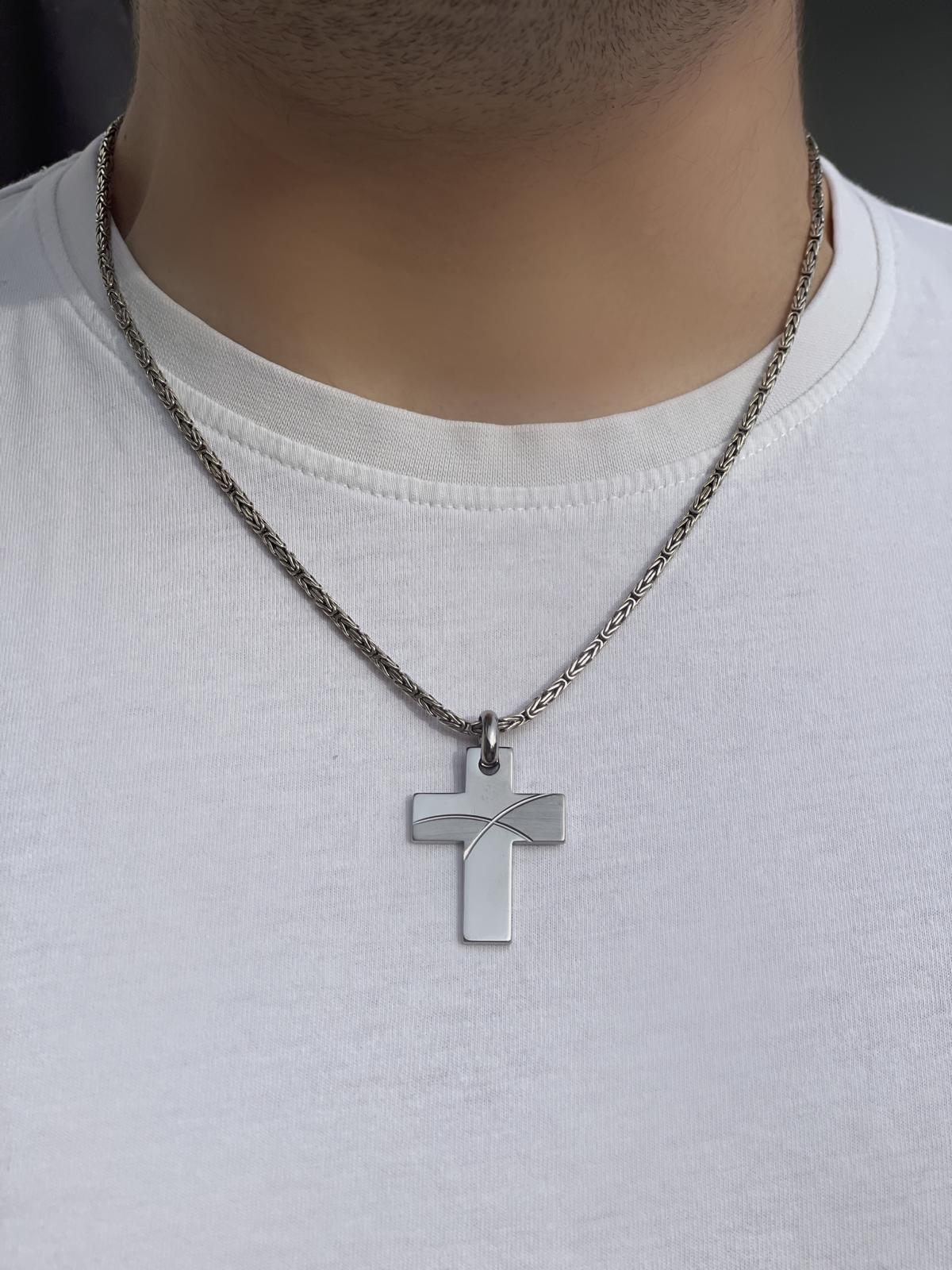 Anhänger für Herren aus echtem Sterlingsilber an Dekollete - Our Lord | Skintype