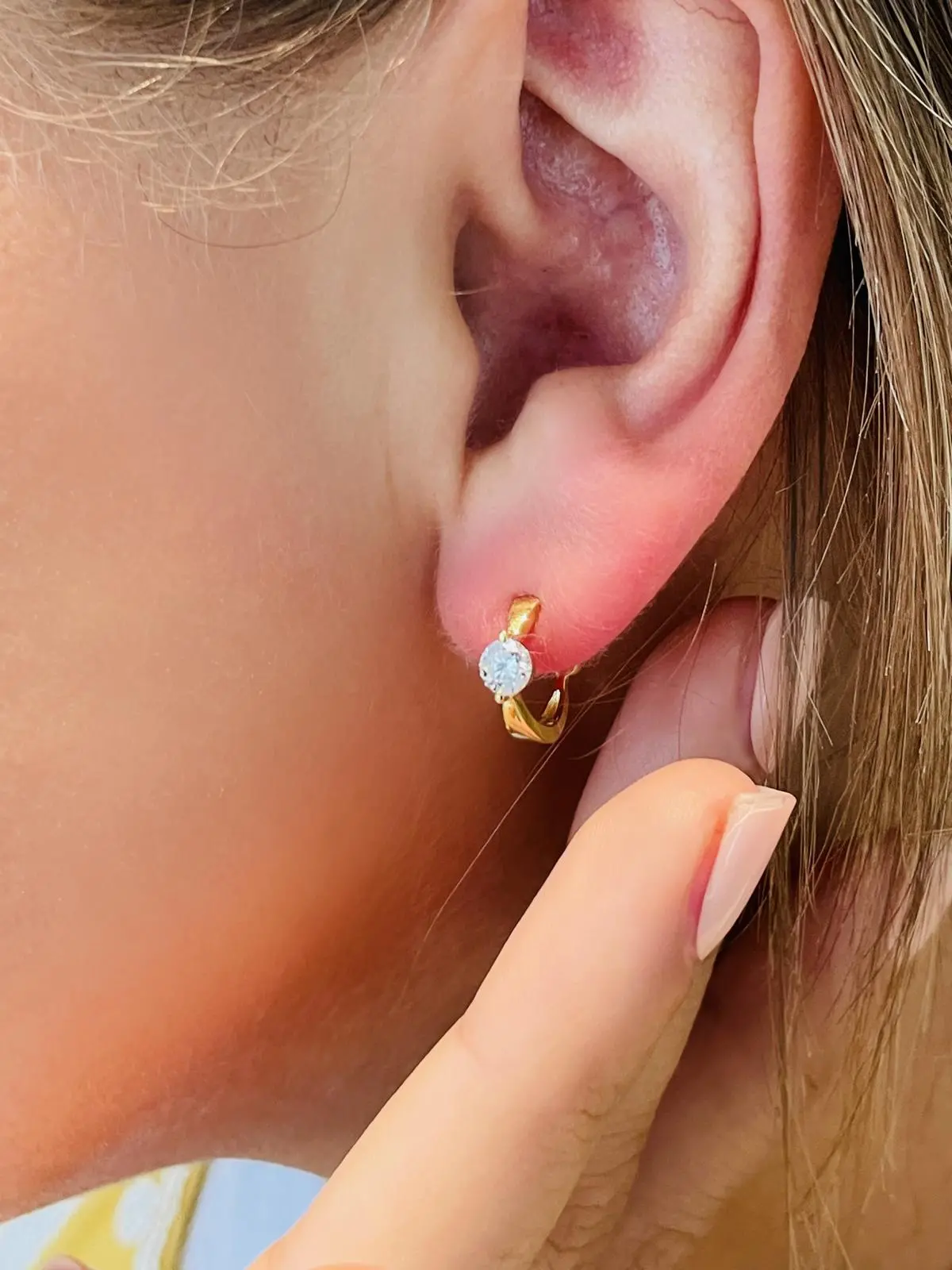 Peach Beauty | Creolen aus echtem Gelbgold mit Zirkonia | Ansicht 2 Peach Beauty | Creolen aus echtem Gelbgold mit Zirkonia | Ansicht 2