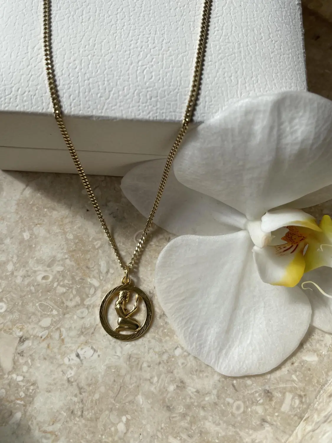 Gavno - JUNGFRAU Sternzeichen Anhänger Gold 333 (8 Karat)