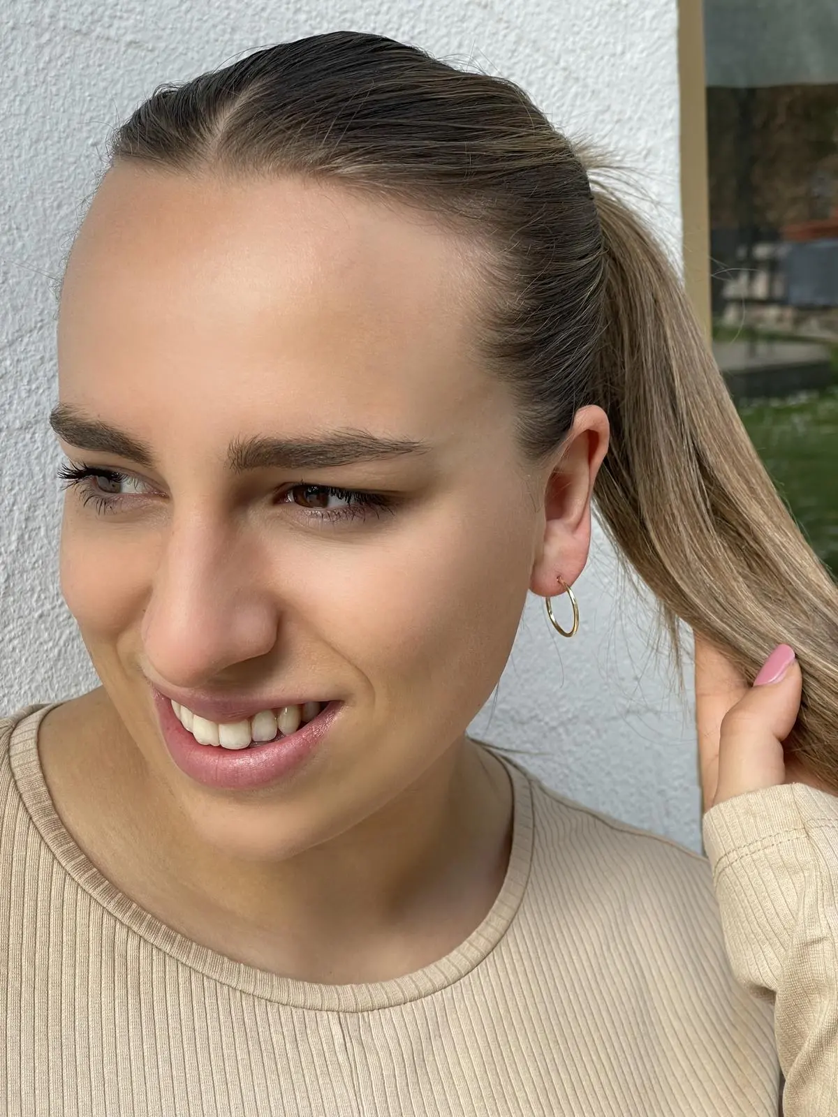 Pretty Celine | Creolen aus echtem Gelbgold | Ansicht 2 Pretty Celine | Creolen aus echtem Gelbgold | Ansicht 2