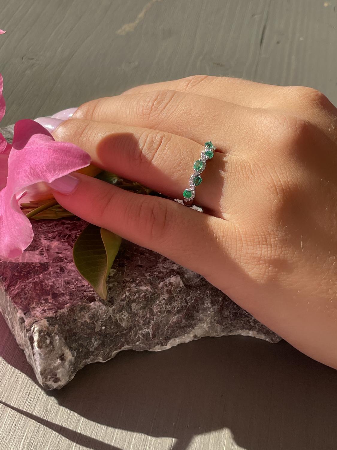 Castania | Ring aus echtem Weißgold - Smaragd | Ansicht 2