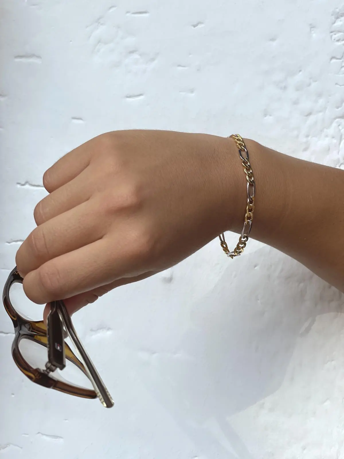 Magali | Armkette aus echtem Gelbgold & Weißgold | Ansicht 4 Magali | Armkette aus echtem Gelbgold & Weißgold | Ansicht 4